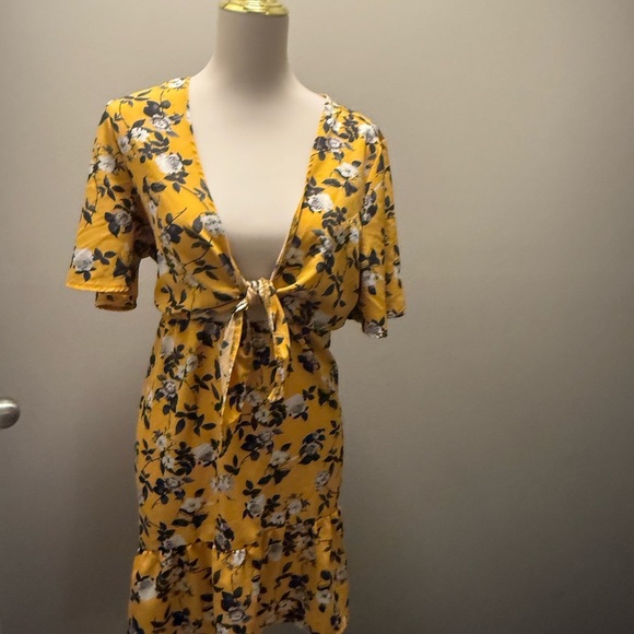 SHEIN Floral Yellow Tie-Front Dress - Picture 2 of 4